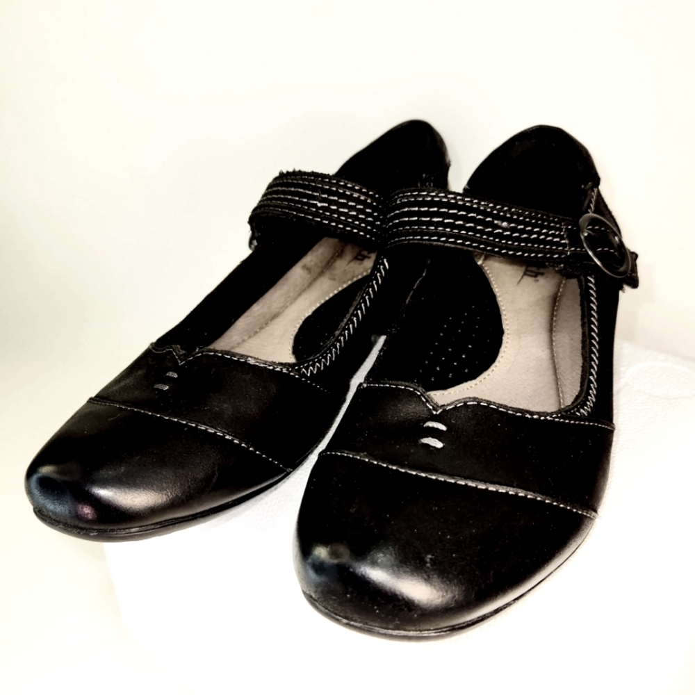 Taos Earth Black Strap Mary Jane Shoes, gentle heels, adjustable strap Sz7